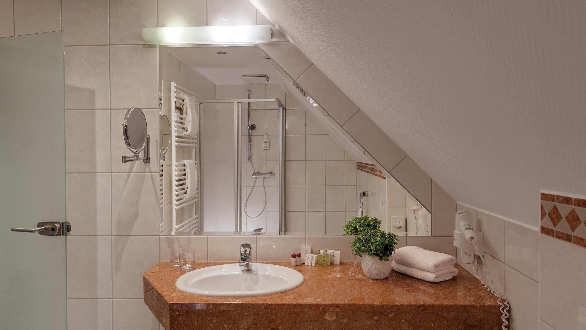 Hotel Der Romantik-Hof Greetsiel Extérieur photo